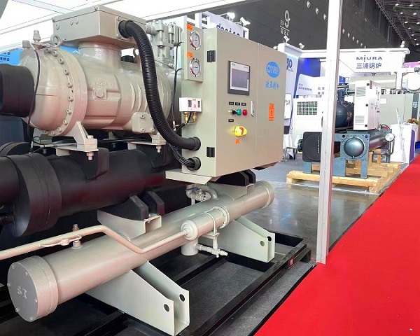 一体式水冷螺杆冷水机组 (2)